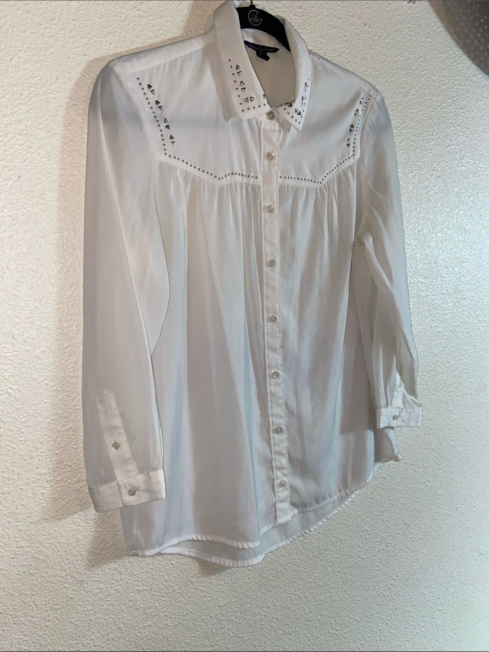 American Eagle Outfitters White Blouse with Navy Label Size M